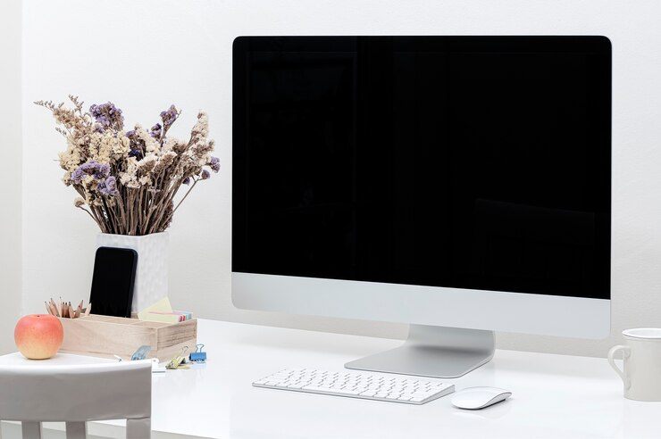 电脑屏幕亮度怎么调？台式电脑屏幕亮度调整方法详解