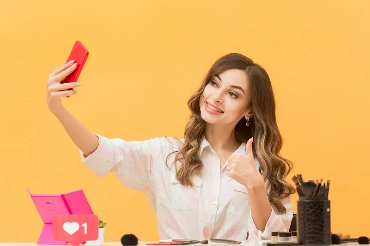 哪些类型的个人站长适合转型做小红书运营？